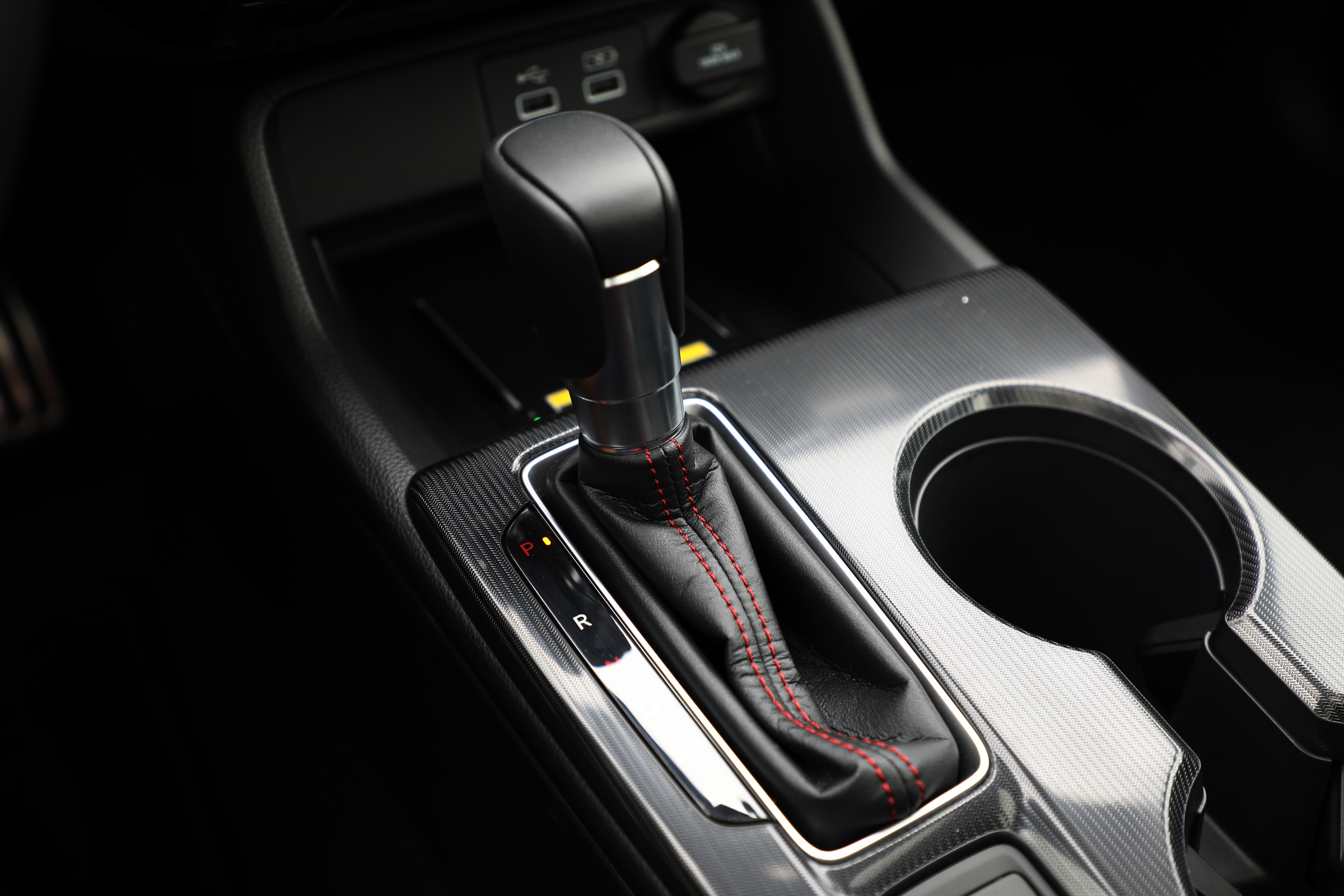 本田思域2021款hatchback220turbocvt,新车指导价11.98万哪款高配