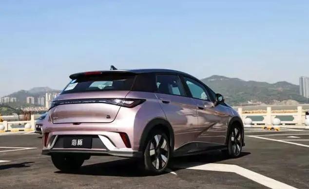 适合女生十几万左右新能源车,适合女生开的新能源车推荐20-30万