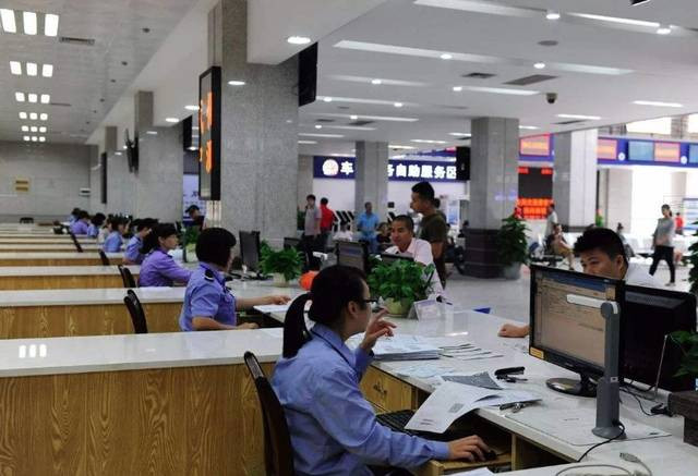 机动车转籍不用外地提档了吧,异地提档需要新车主本人操作吗