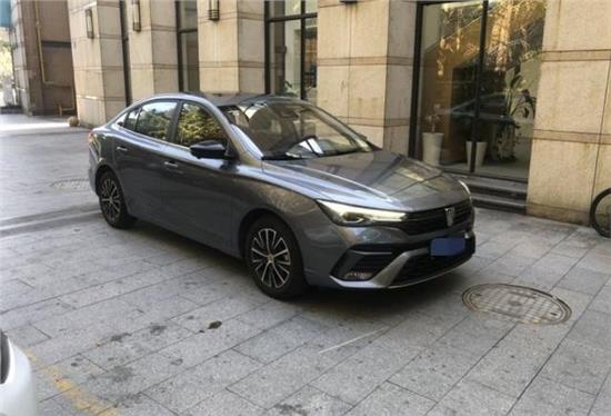 趣驾良品颜值很nice荣威i5用车有感