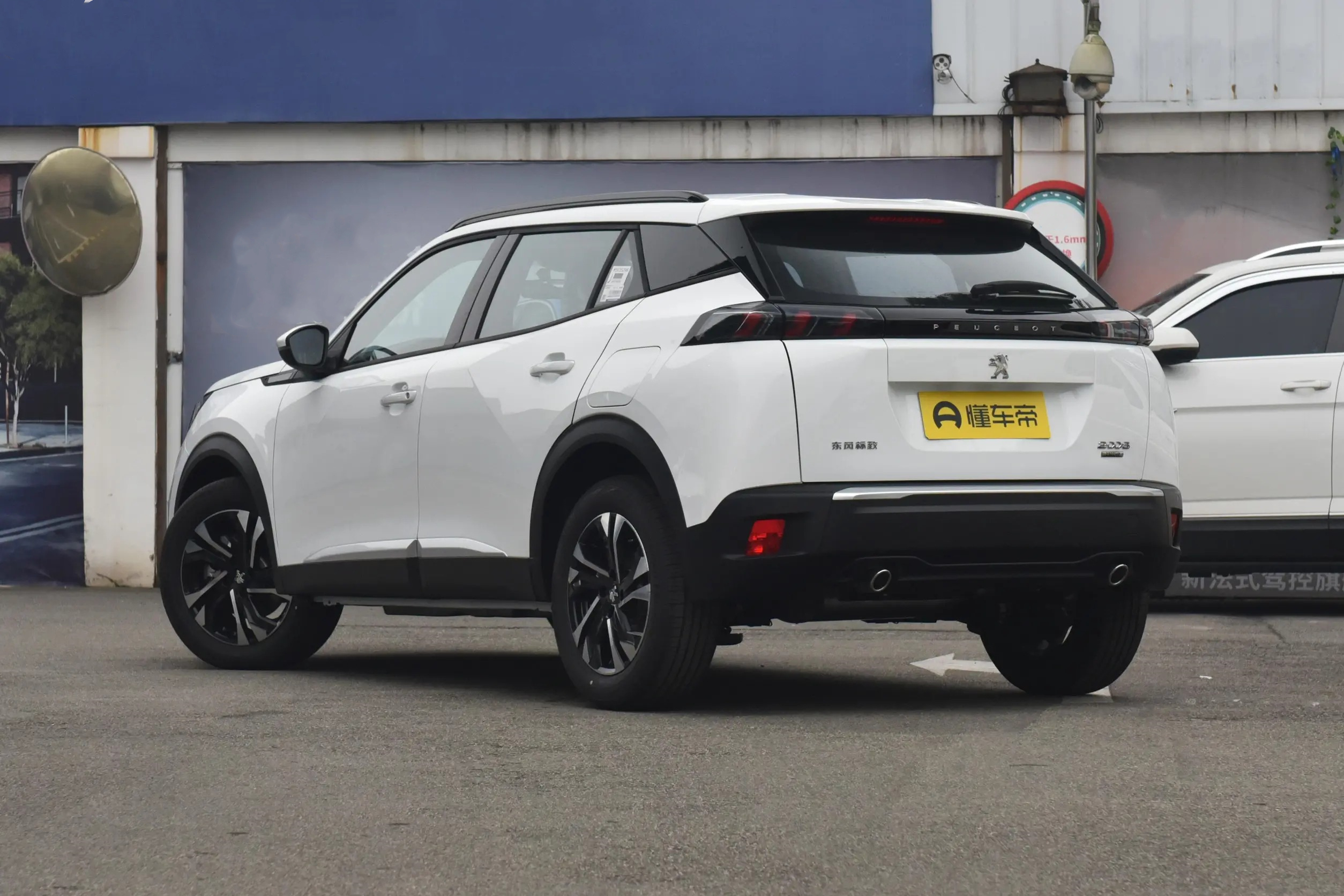 标致2008小型suv最新款,标致2008suv载重量