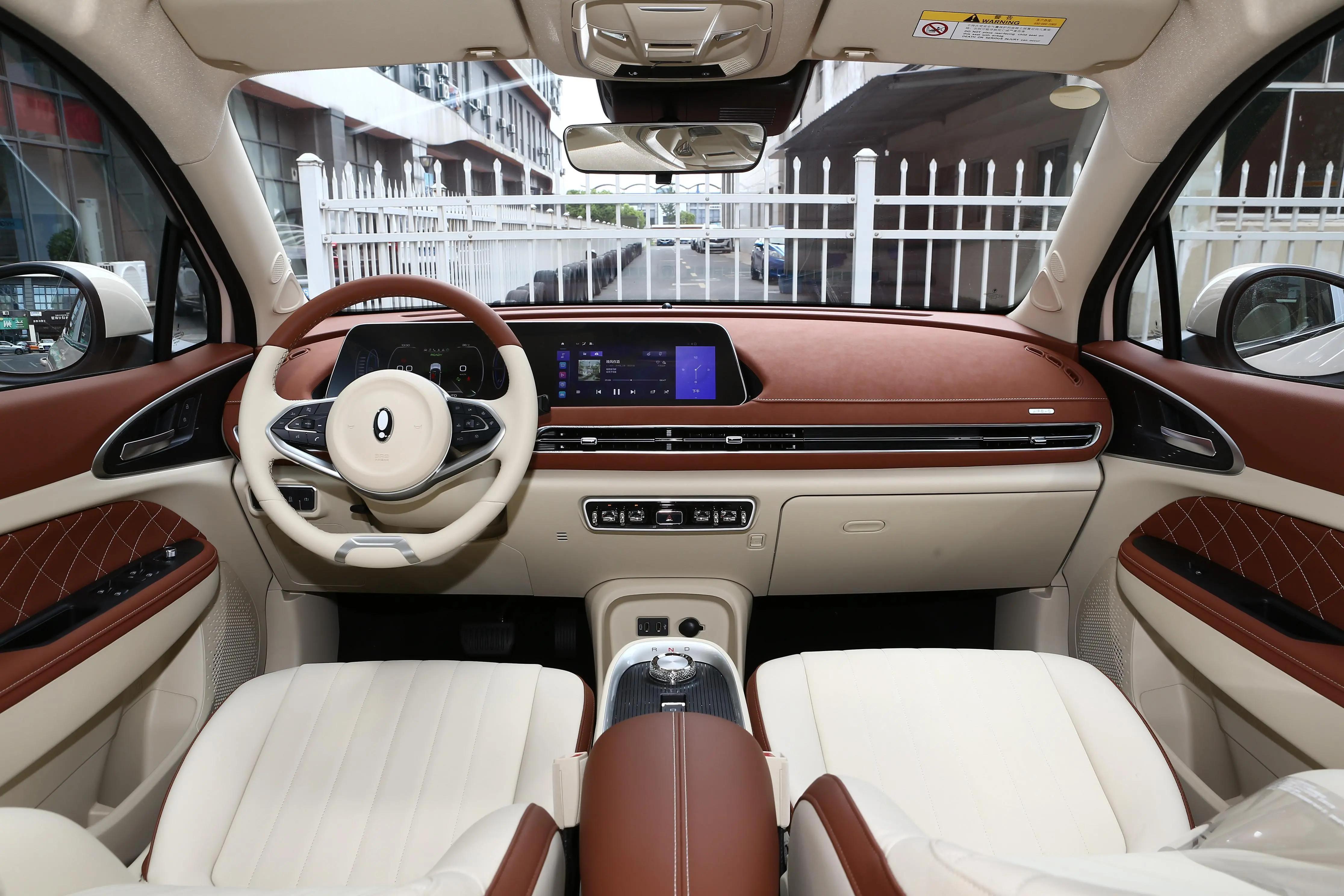 适合小姐姐日常代步高颜值车 (一款非常适合小姐姐的专属座驾)