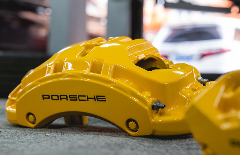 保时捷taycan绿色轮毂,保时捷taycan米色金属漆