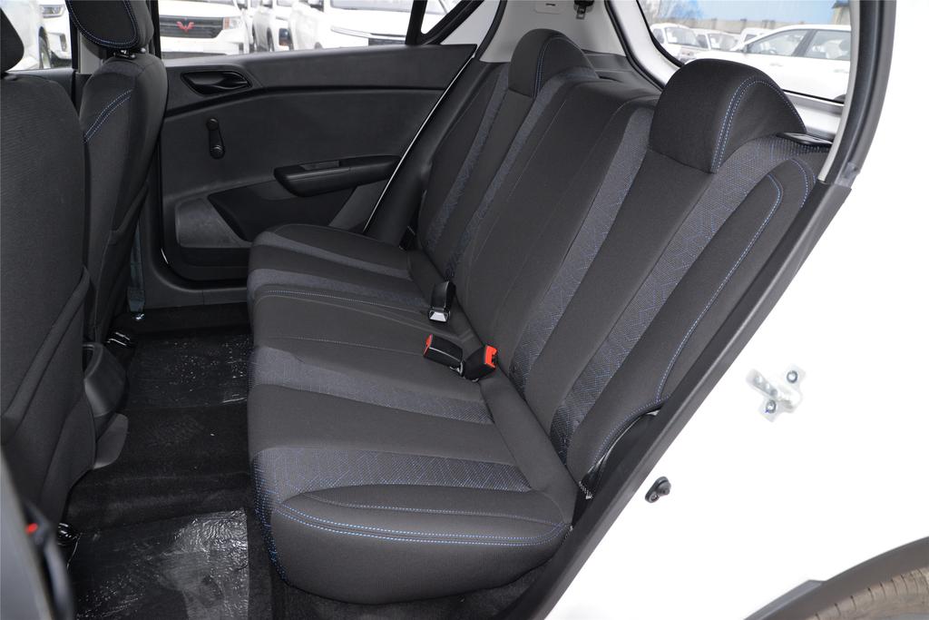 想花十几万买车买什么最好,想买舒适省油的轿车绕不开这三款