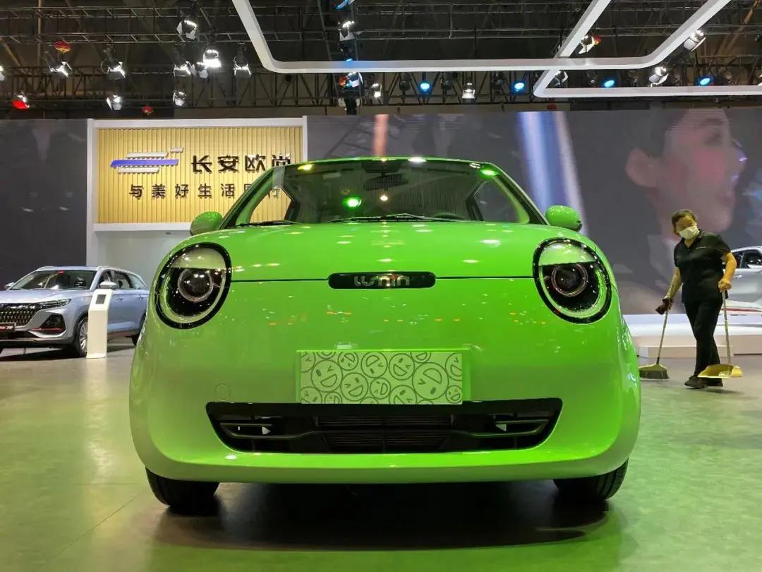 长安Lumin上班代步接娃放学,好工具