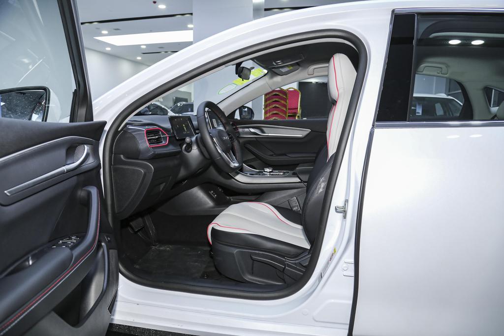 驱逐舰05冠军版分期购买详细费用,驱逐舰05订车礼包