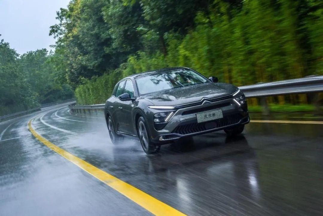 哪款轿车比凡尔赛c5x好,凡尔赛c5x哪款车值得买