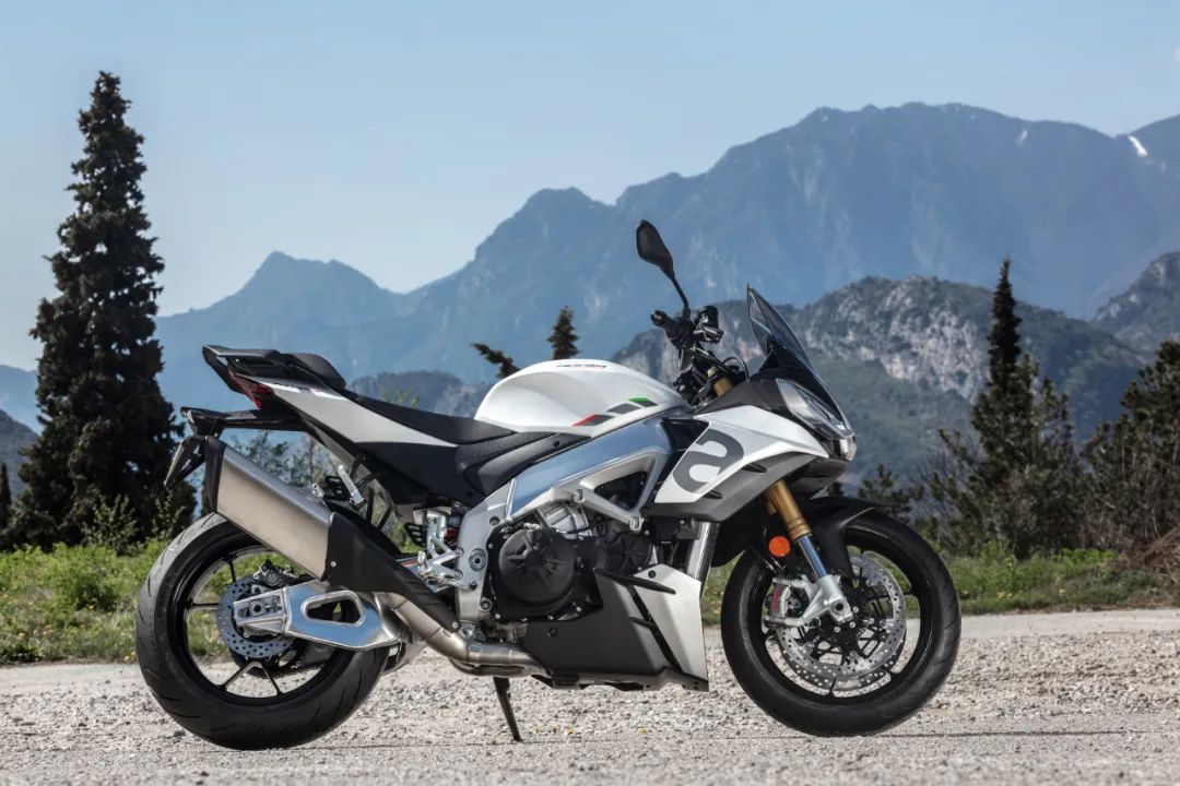 18.8万起,全新ApriliaTUONOV4街车国内正式发售