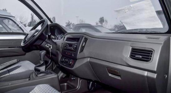 五菱荣光新卡1.5双排加长版最新款,五菱荣光新卡2023款2.0加长版