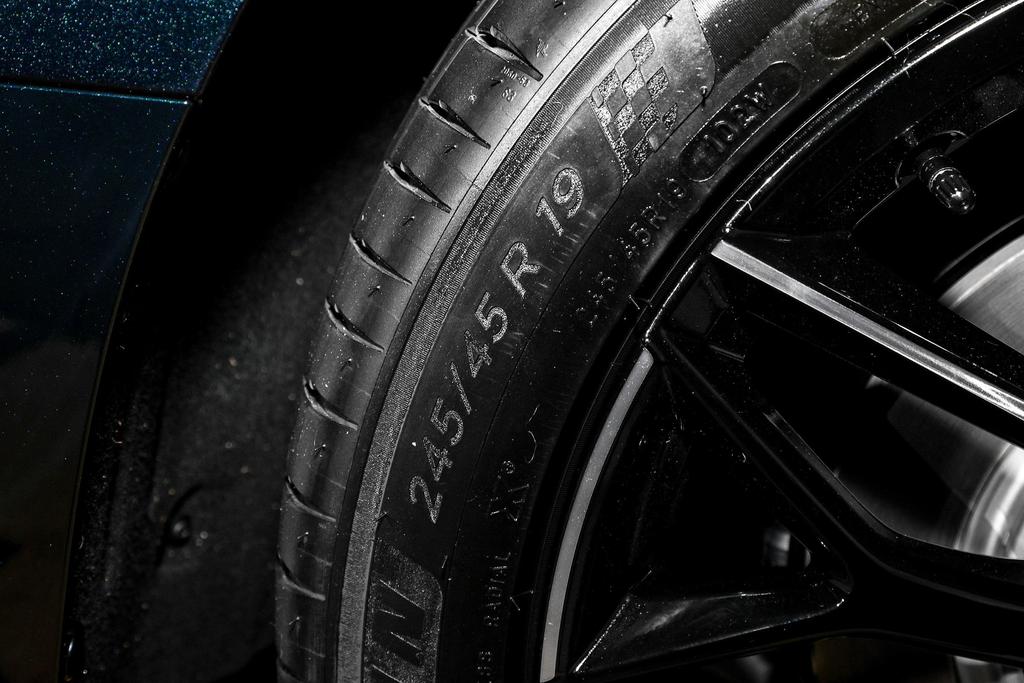 汉ev如何开车内通风,汉ev高配低配驾驶感受