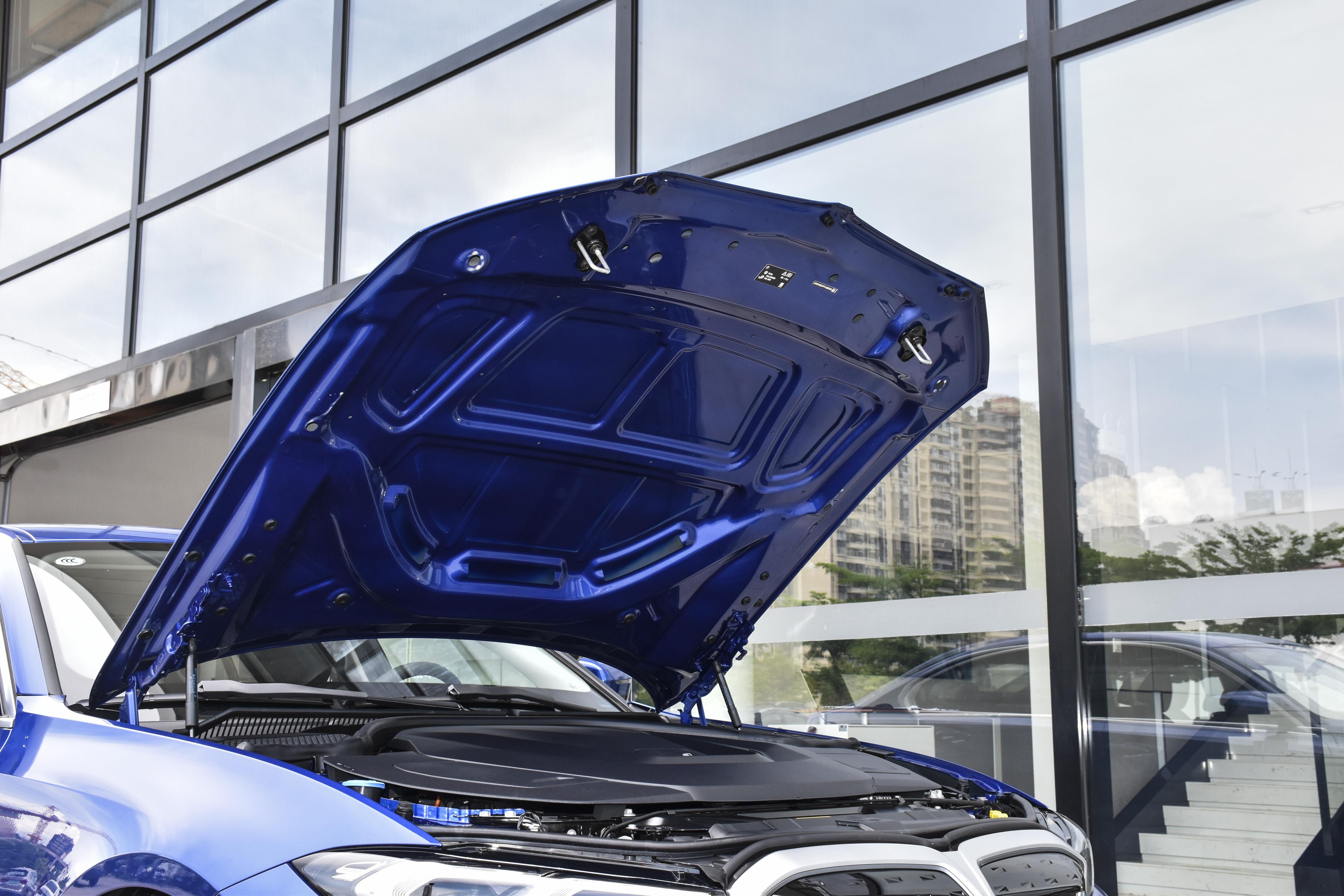 宝马落地25万左右轿跑,落地25万的宝马中型车