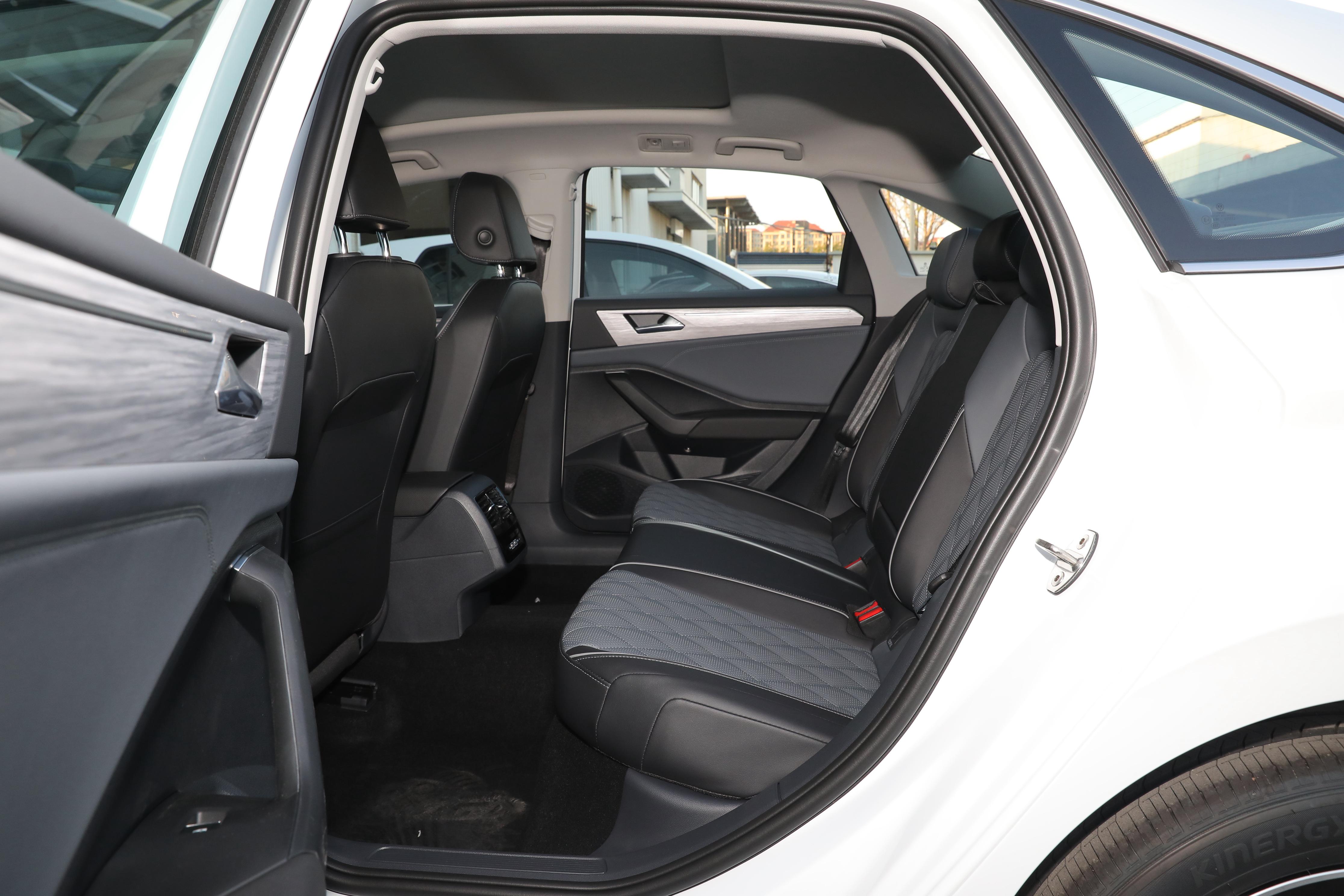 马自达昂克赛拉和速腾怎么选择,昂克赛拉2.0和速腾1.4谁更值得买