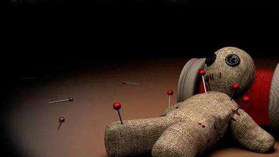 小说：老树林埋了个女人，十年后，我们一伙人露营，夜里听见她哭