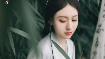 小说她贫困潦倒,她长得肤白貌美小说