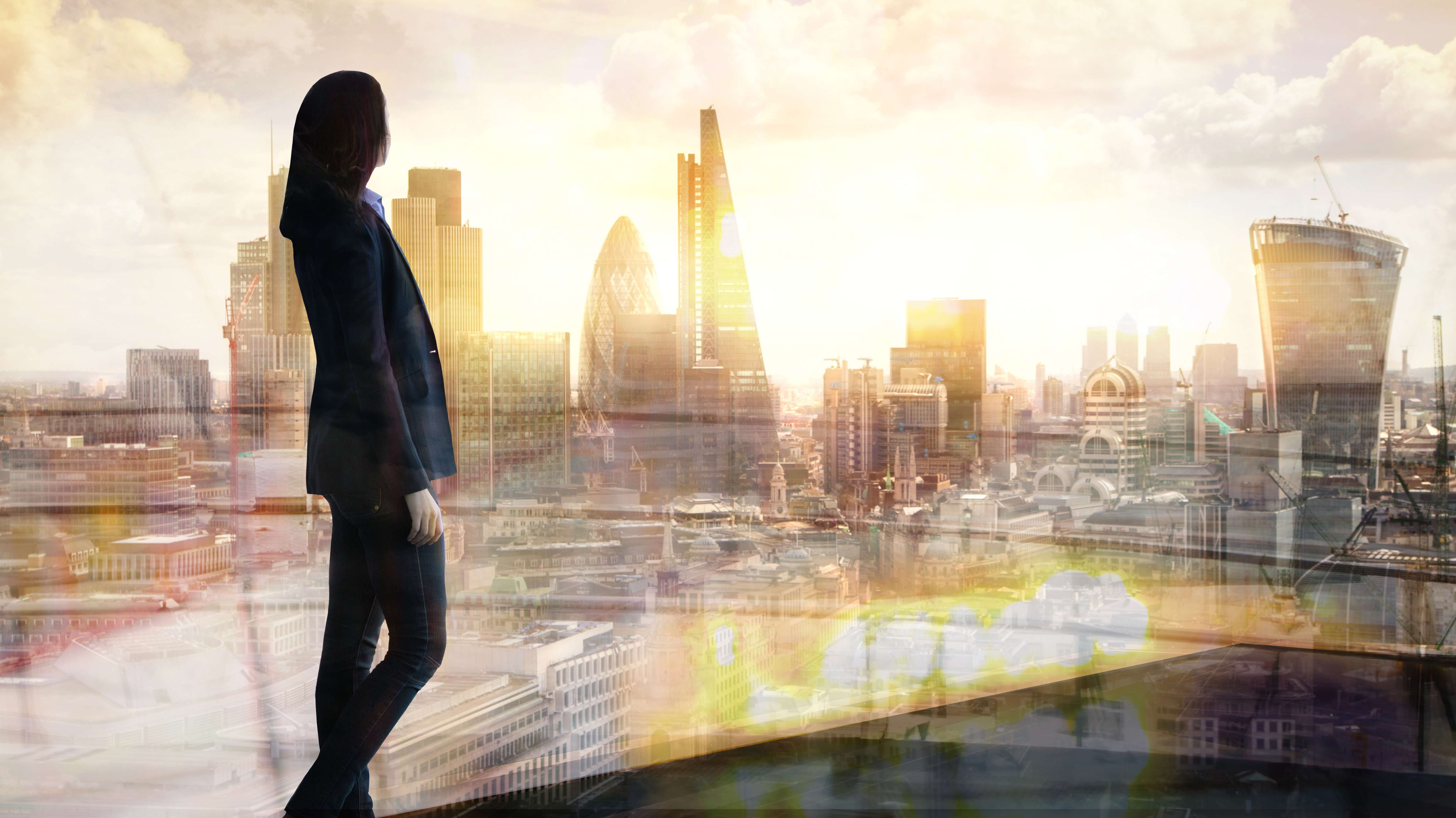 在出版的书引起热烈反响后，简与一位朋友相识，开始自己做老板