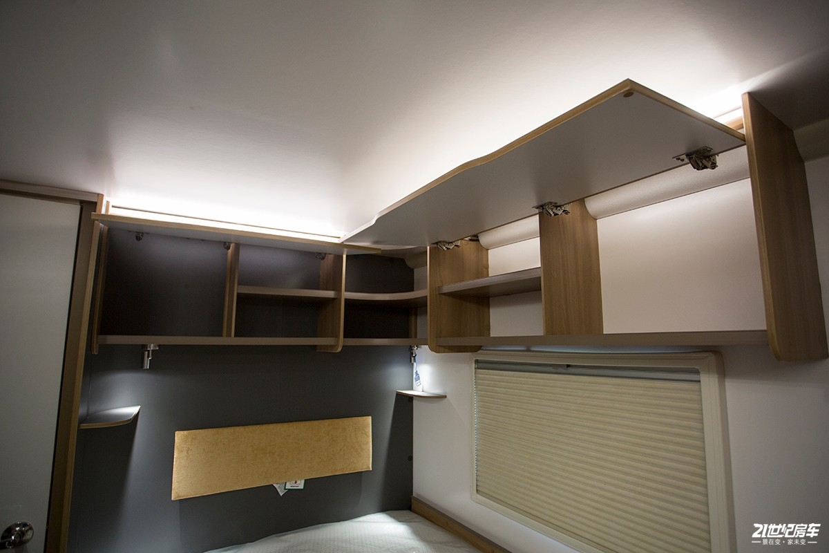 英国百丽d4,发现4拖挂式房车