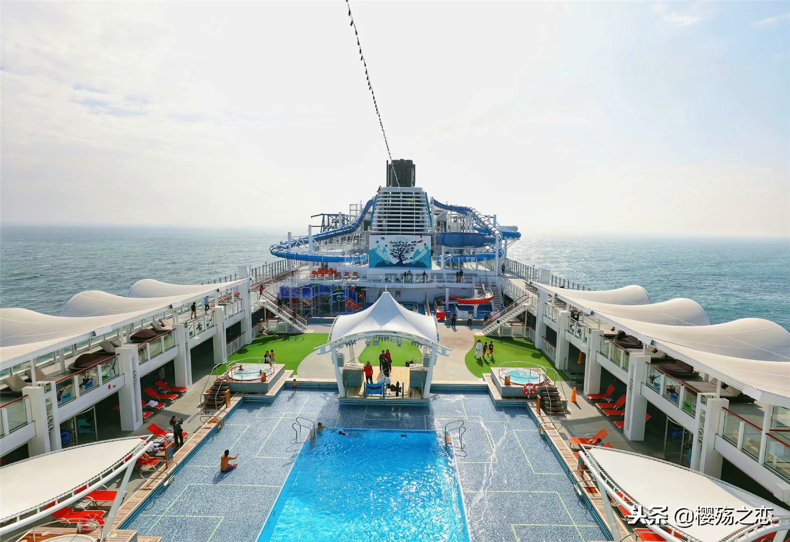 邮轮上好玩吗值得去吗,中国最大的邮轮世界梦号