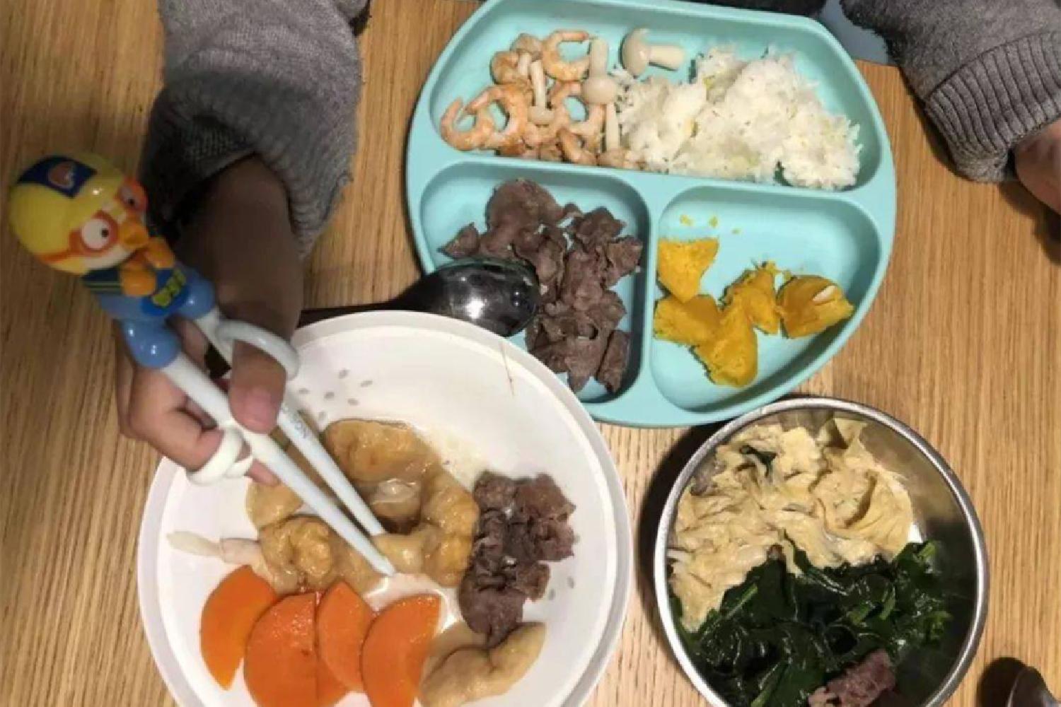 宝宝吃脏东西怎么教育,宝宝自主进食吃得少