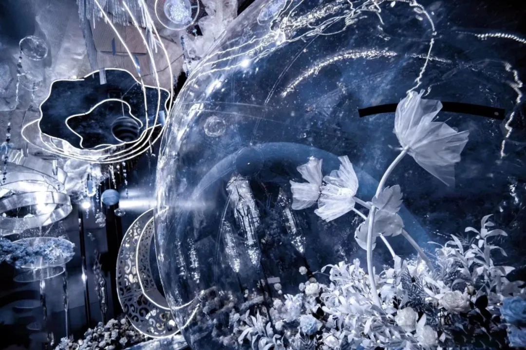 这场静谧梦幻的蓝色星空婚礼,一场神秘浪漫的星空婚礼