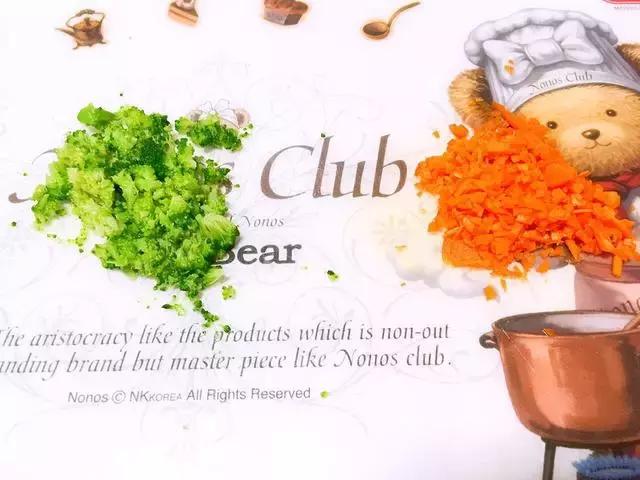 胡萝卜鳕鱼蒸糕宝宝辅食不加鸡蛋,鳕鱼蒸时蔬的配方