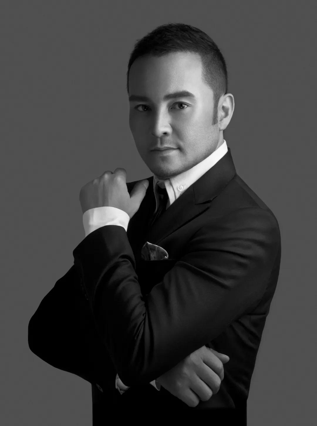 中国彩妆刷爆ins！背后“神仙”藏不住了！我：寄头可以包邮吗？