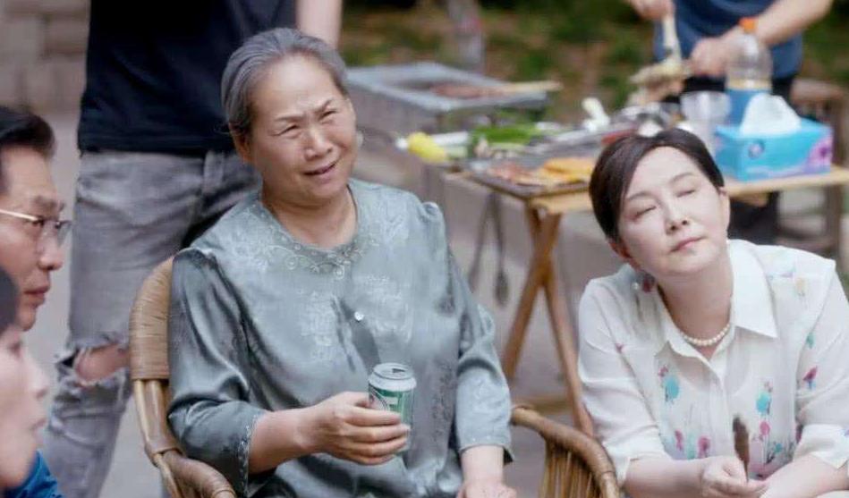 从抑郁症患者到中国第一位“百亿票房女龙套”，苇青经历了什么？