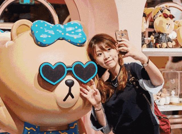 布朗熊可妮兔搞怪版,布朗熊与可妮兔网红打卡