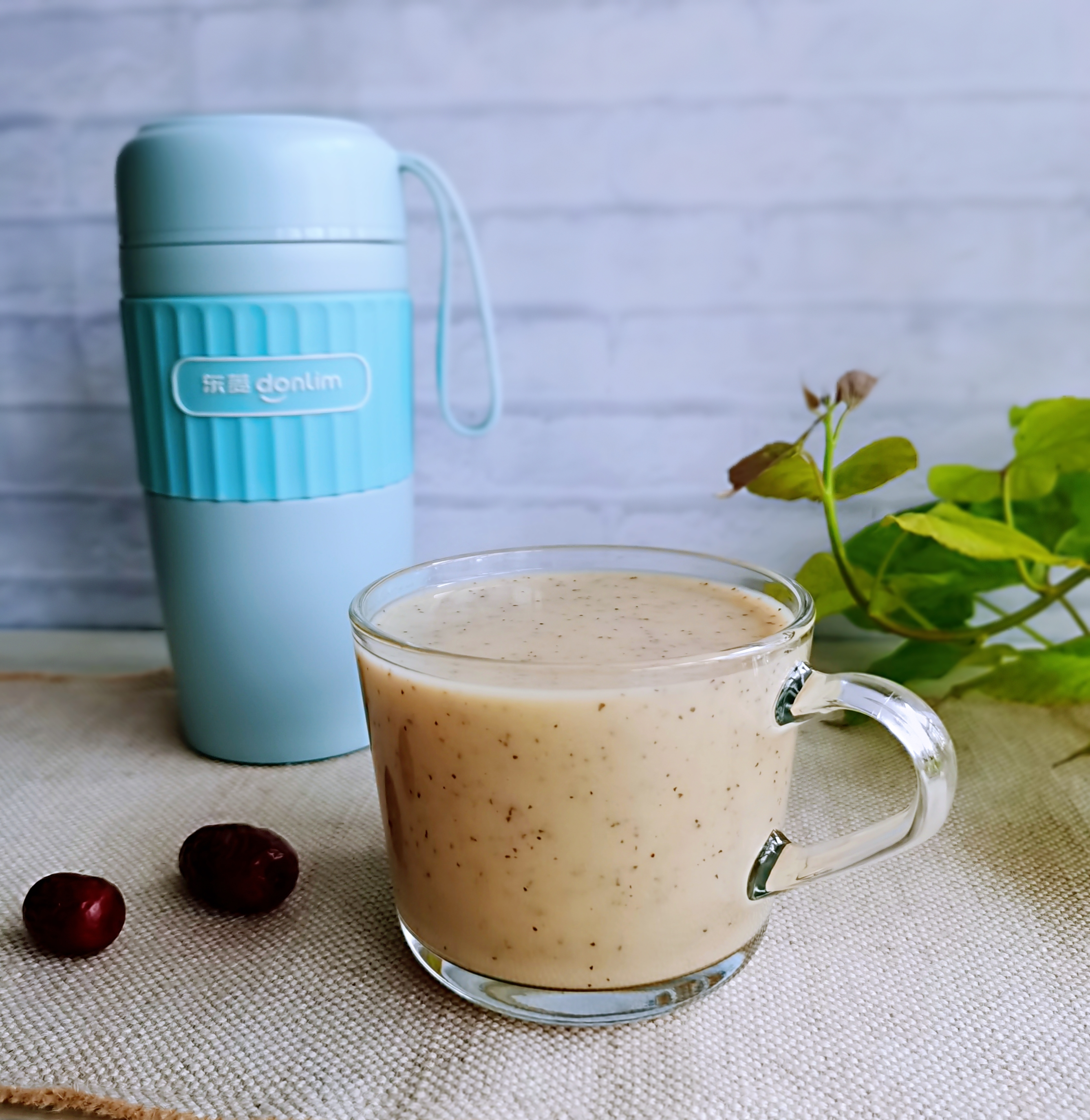 这个网红全能小杯一键搞定红枣豆米糊,开盖即饮,一杯元气满满