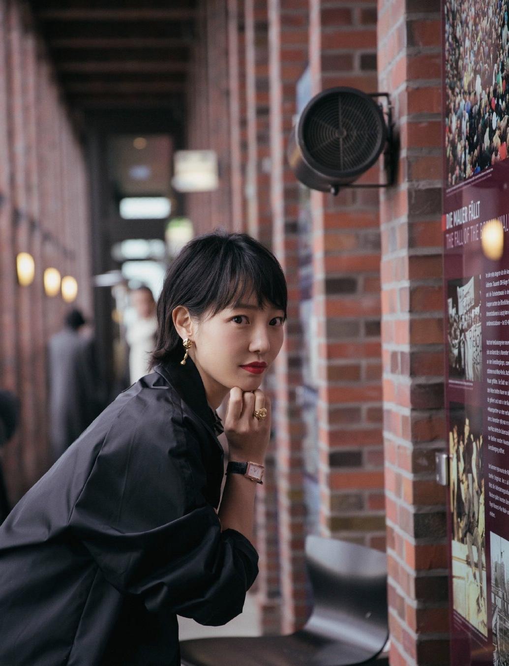 新中式秋冬穿搭白百何,外长里短穿搭夏季