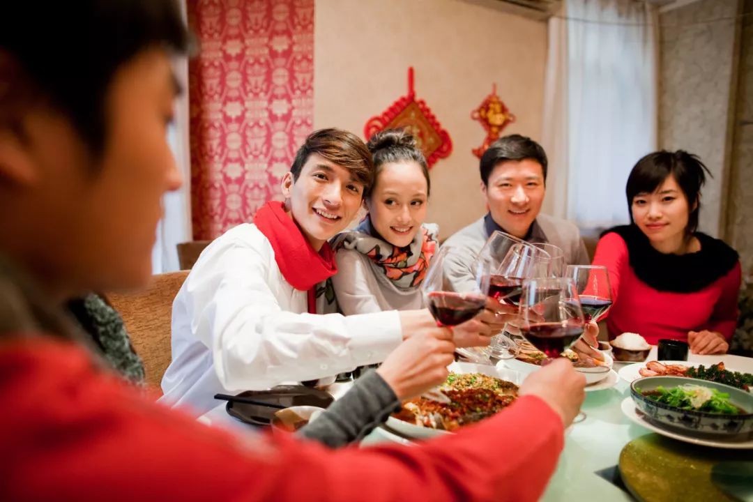 没钱回家过年该怎么办,打工人没钱怎么办