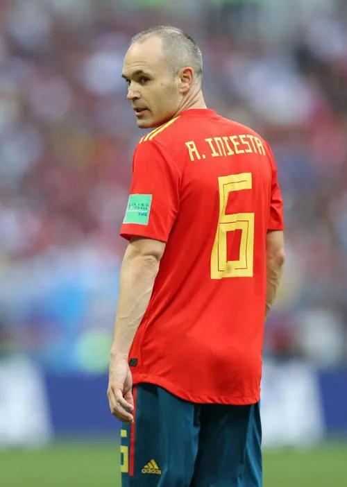 西班牙足球黄金一代伊涅斯塔,足球中场集锦伊涅斯塔