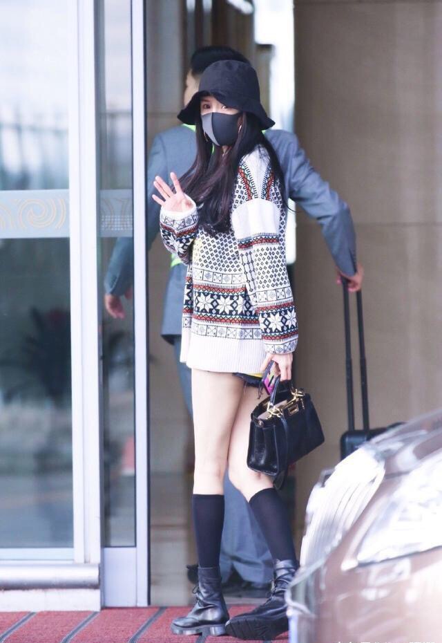 带货女王杨幂视频完整,大幂幂马丁靴怎么样