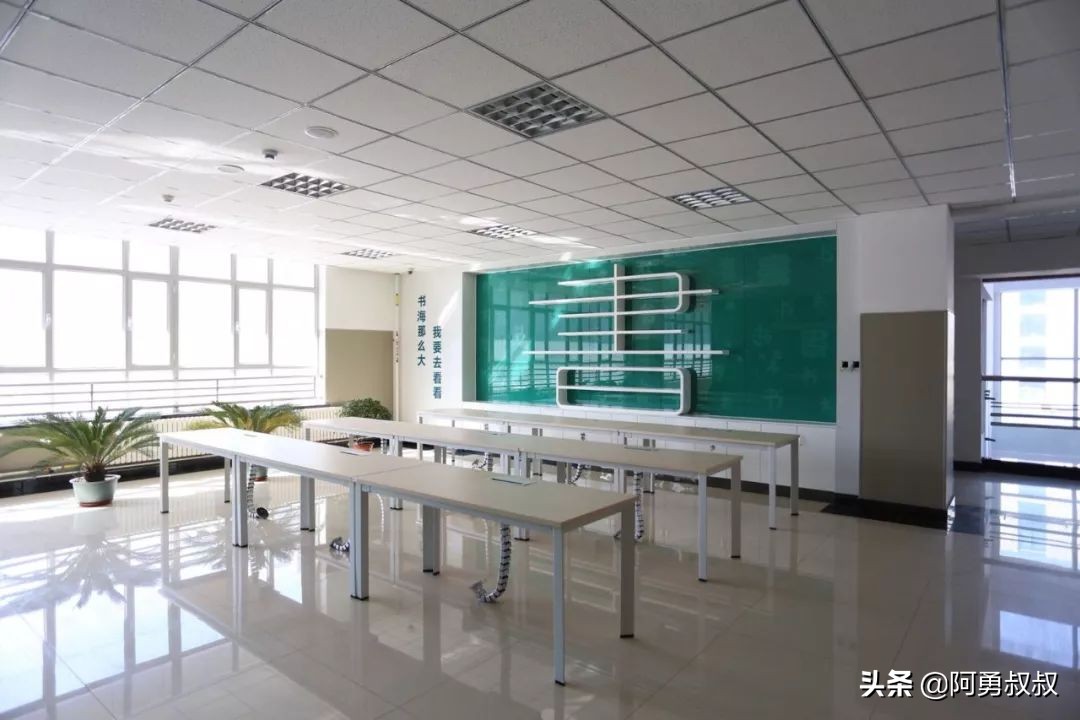 乌鲁木齐市第一职业高级中学,乌鲁木齐市第一中学官网