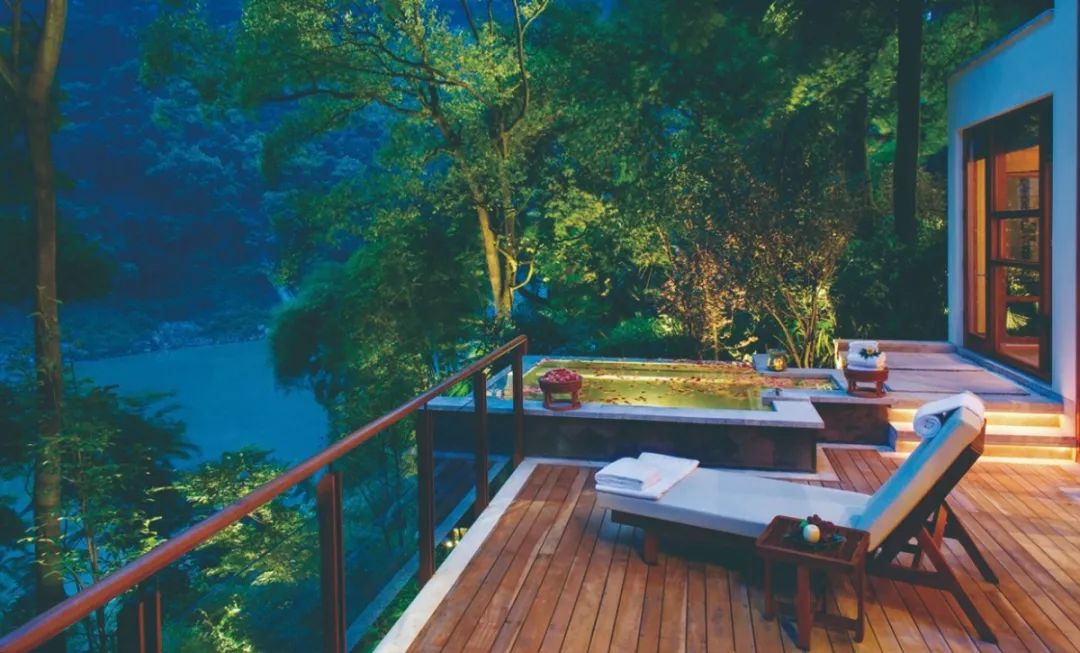 黄果树柏联温泉酒店是几星级酒店,黄果树柏联酒店在景区内怎么进去