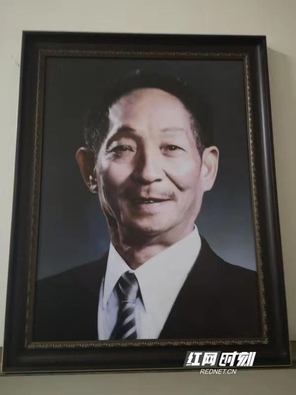 铁道兵朗诵诗一首,铁道兵战友写诗