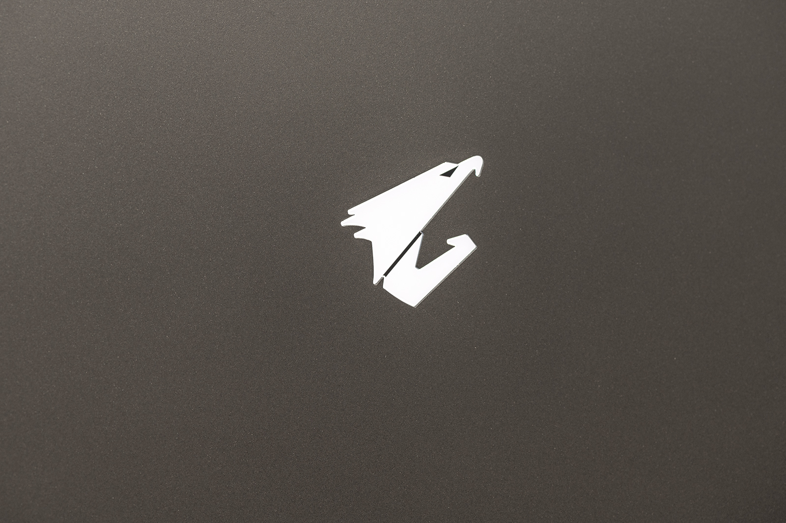 有雕牌游戏本，哪里都是电竞战场，值得游戏玩家背上的AORUS15PXD