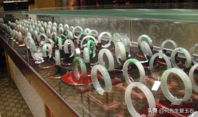 缅甸翡翠鉴别方法及鉴定误区,买翡翠要怎么查是真是假