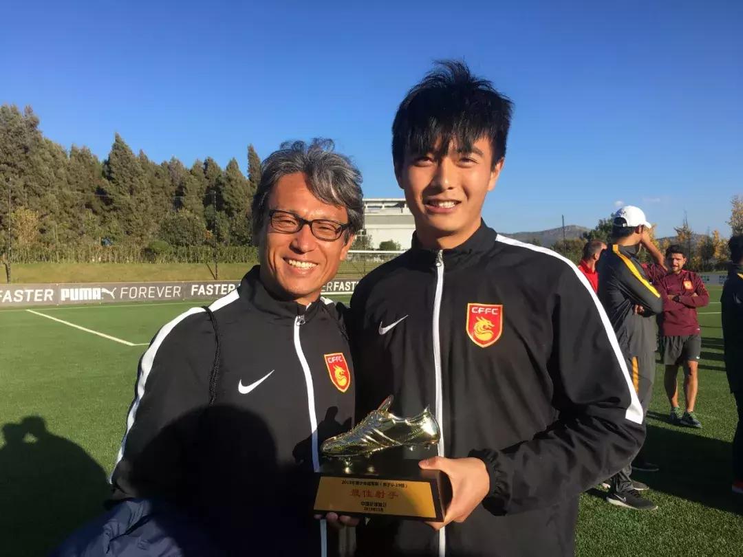 河北华夏首胜张威,u19冠军足球