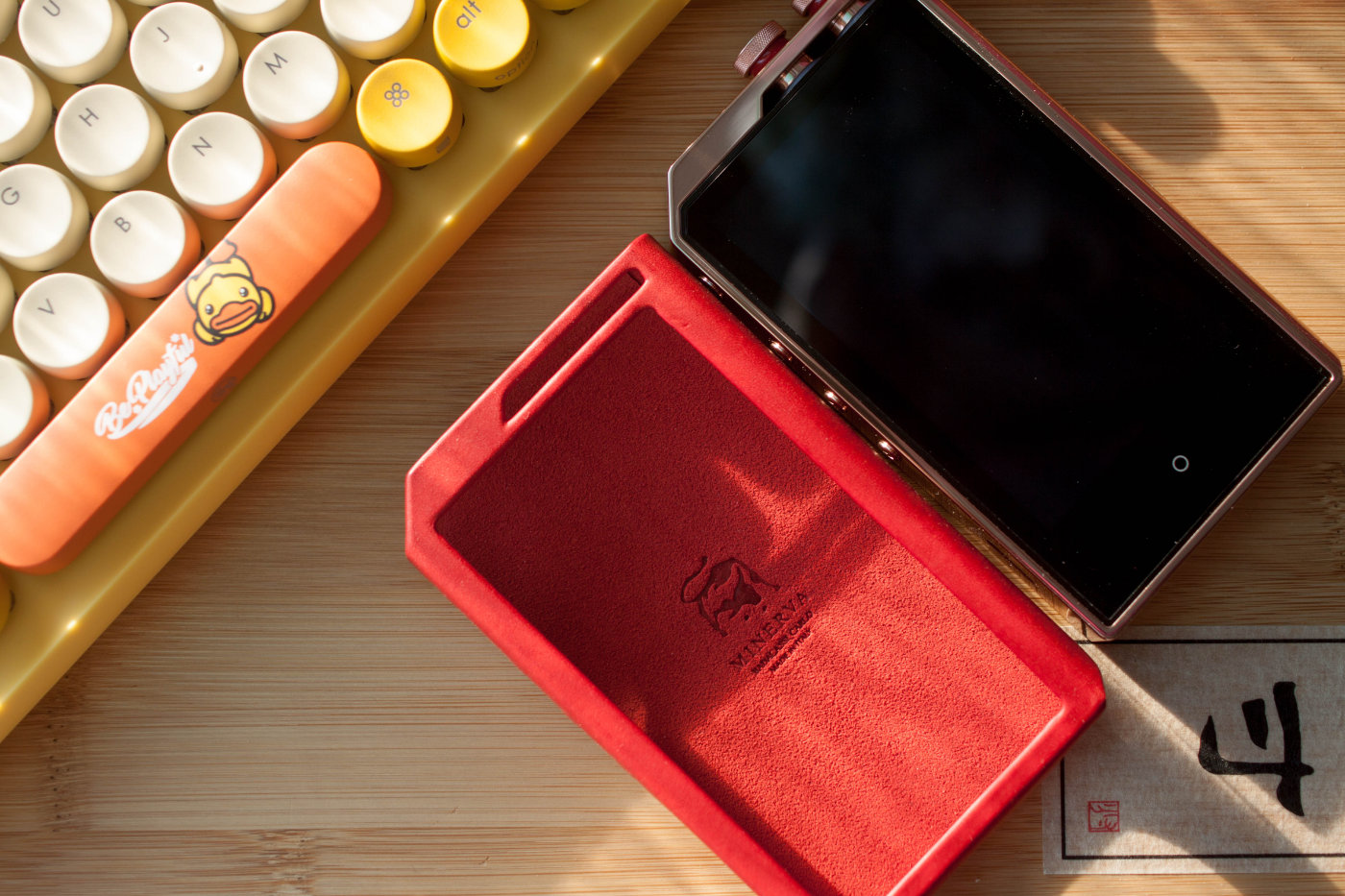 指标爆表的新旗舰声音强悍无敌COWON爱欧迪PL*放播**器