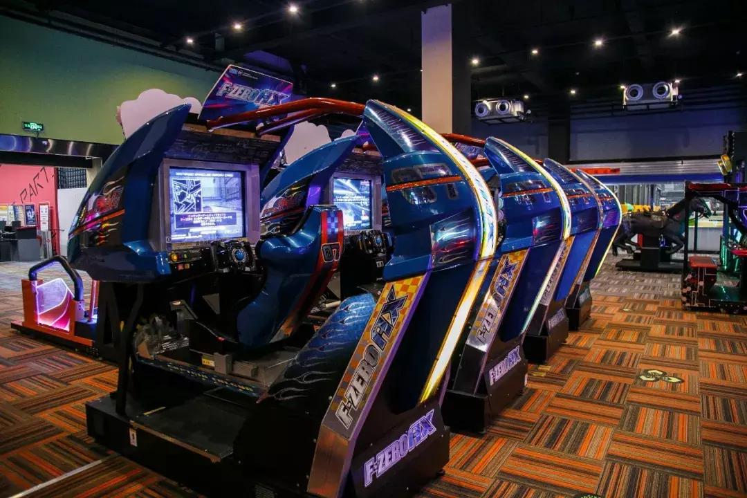 蹦床乐园闯关攀岩,蹦床馆嗨玩