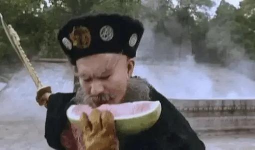 他被誉为“风月片”教父,拦截训练中的女兵,直言:我们结婚吧