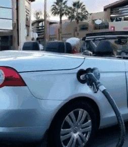 为啥加油站月薪两千还没人辞职,加油站上班工作强度大吗累吗