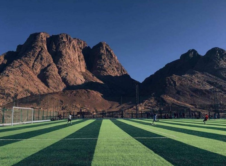 墓地足球场惊现河南，难道推进社区足球场地建设又成面子工程