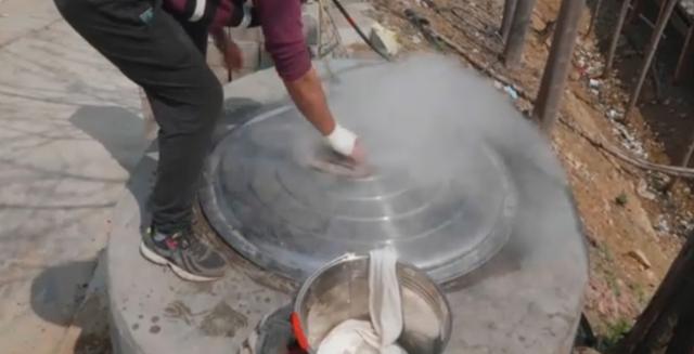 山东大叔独门烤全羊一天烤七八只,山东山沟烤全羊