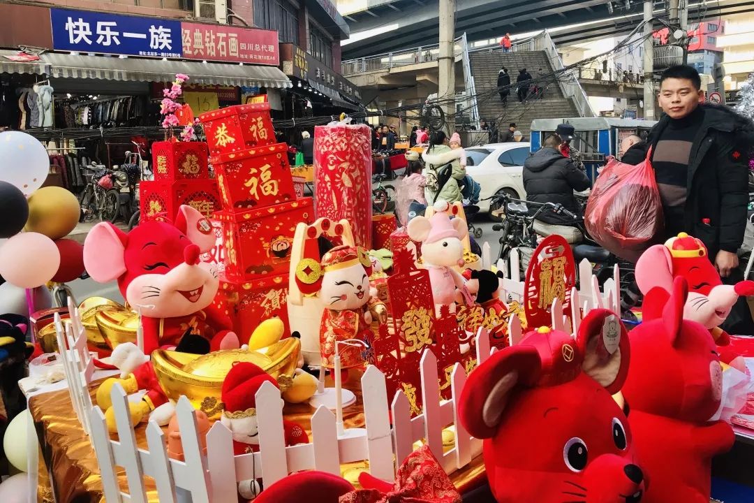 成都荷花池春节,成都春节哪里最有新年氛围