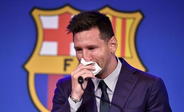 天津天塔灯光秀祝福梅西,天津天塔点亮祝贺梅西