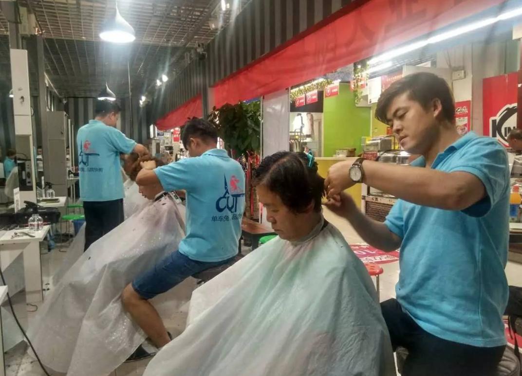 10元快剪店挣不挣钱,10元快剪为何这么受欢迎