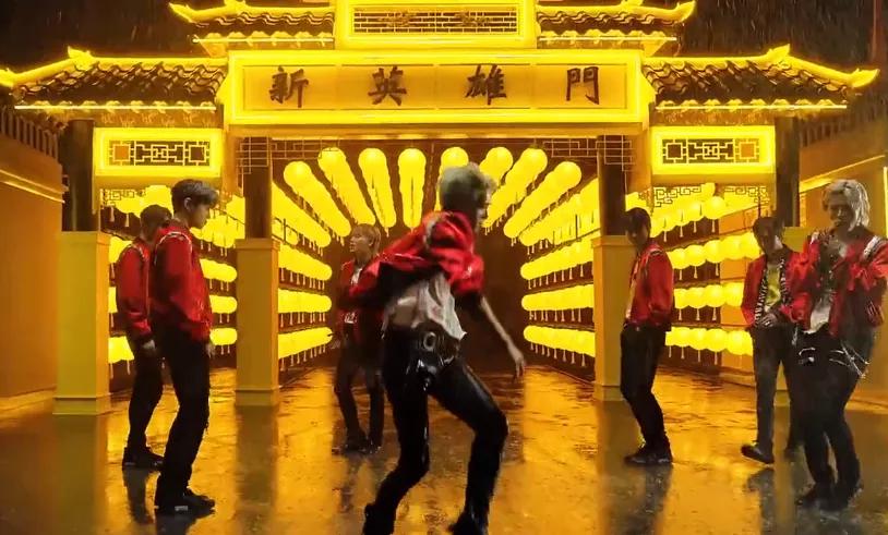 尴尬抄袭服装,好尴尬改编