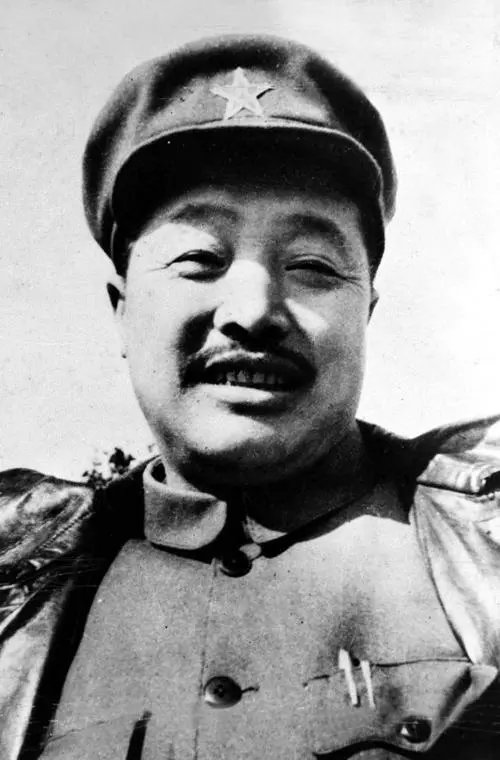 1964年，国足惨败，贺龙一气之下解散国足