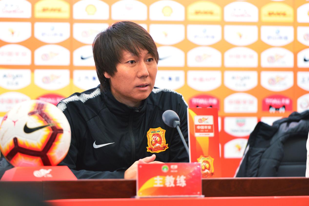 想要换掉李铁！谁给你的勇气写这样的文章，你不配当中国球迷